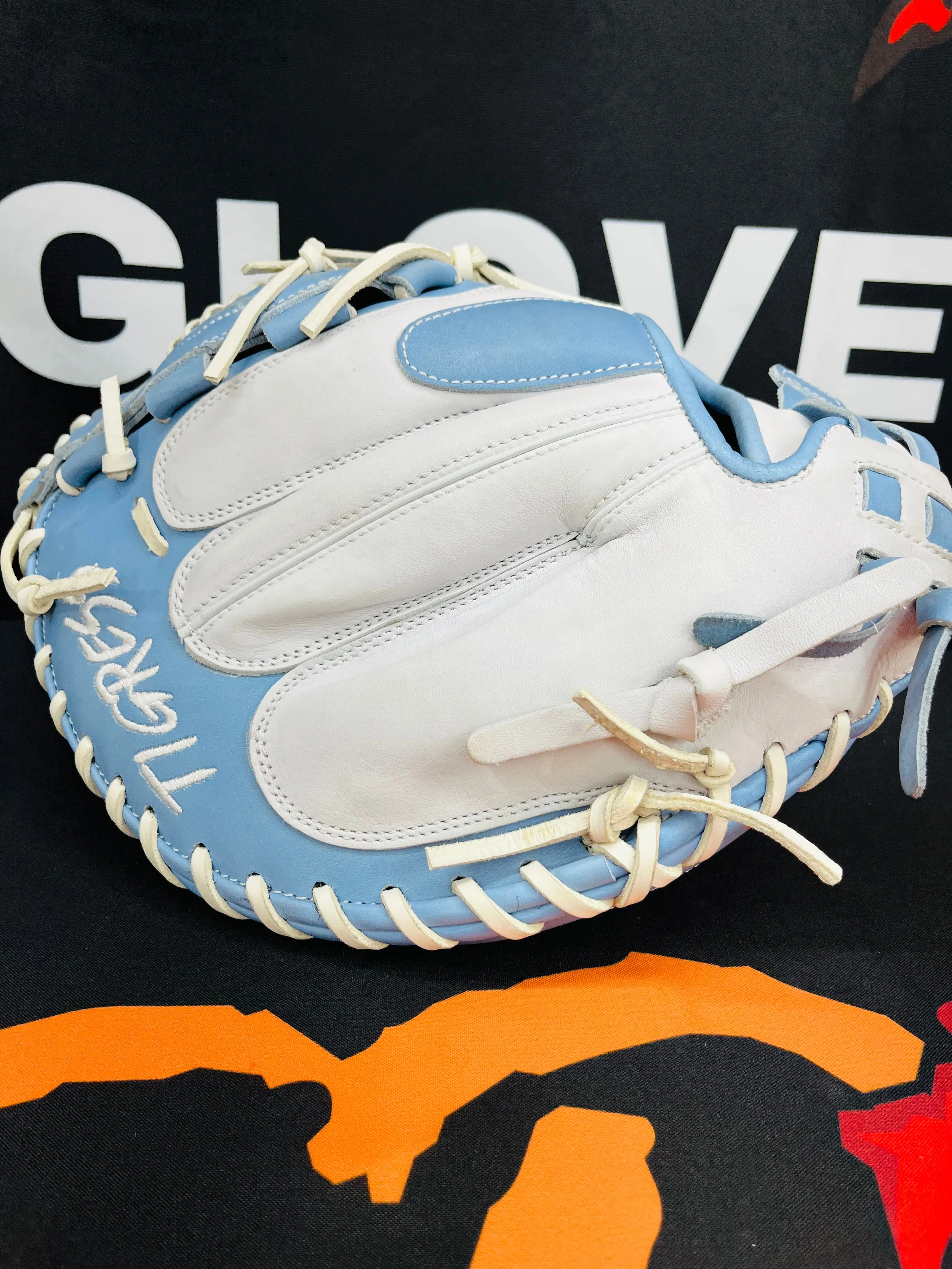 34" PRO GRADE RHT CATCHER’S MITT TWIN LADDER, CINCH WRIST, LIGHT BLUE AND WHITE