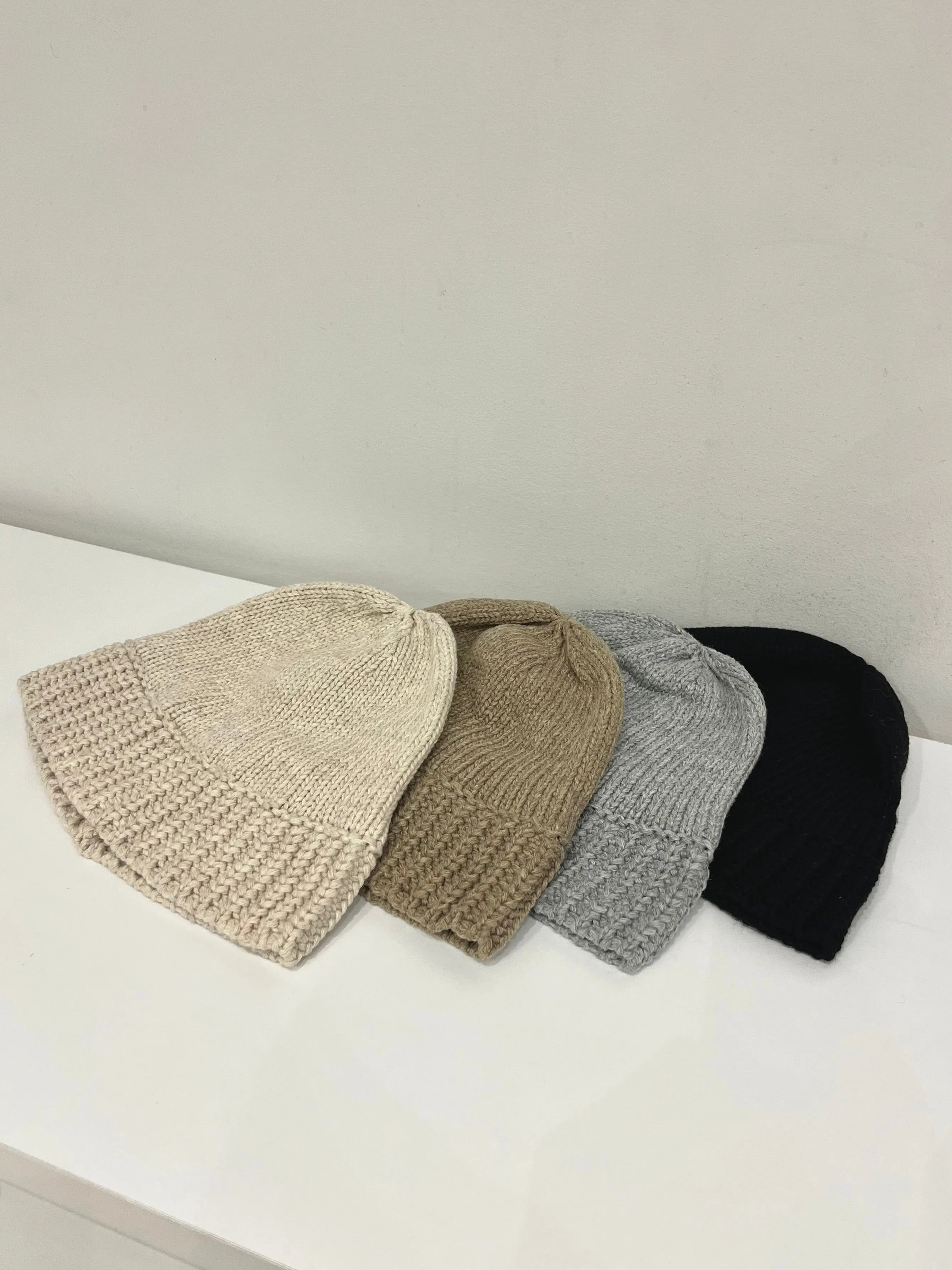 CAROL Knit bucket hat