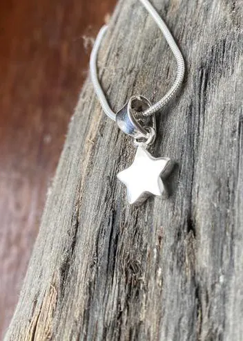 Solid Silver Simple Star Pendant and Chain